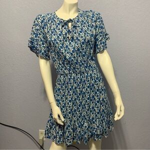 Walker & Wade Courtney Floral V-Neck Tie Ruffled Tiered Short Sleeve Mini Dress